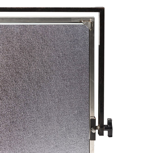 Shiny board, soft silver / silver, 120 x 120 cm / 4 x 4'